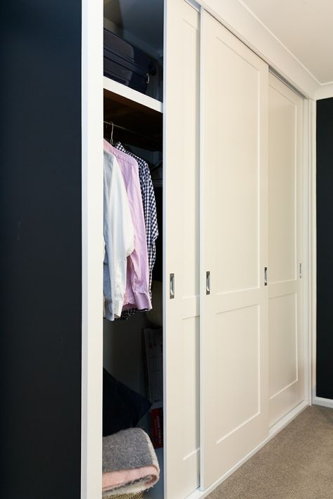 Built In Wardrobe Ideas Sliding Doors, Bedroom Wardrobe Design Sliding Doors, Bedroom Cupboard Doors, Built In Wardrobe Doors, Fitted Wardrobe Doors, Alcove Wardrobe, Modern Closet Doors, Fitted Wardrobes Bedroom, Sliding Door Wardrobe Designs