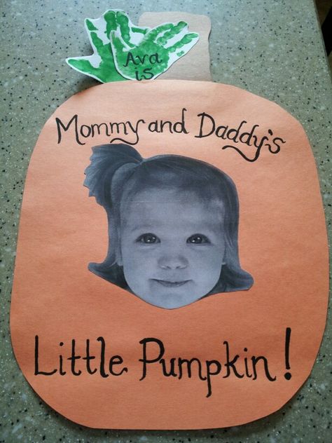 "Mommy & Daddy's Little Pumpkin" Craft with Handprint Leaves Pumpkin Gifts For Parents, Halloween Craft For Two Year Old, Halloween Crafts For Three Year Olds, Pumpkin Crafts For Toddlers, Handprint Leaves, Pumpkin Crafts For Kids, Pumpkin Preschool, October Preschool, Pumpkin Picture