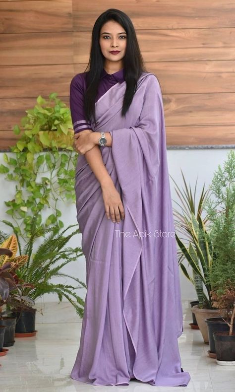 Blouse Designs Latest Formal, Plain Saree And Designer Blouse, Office Saree Jacket Designs Latest, Saree For Office Wear, Blouse Designs For Simple Sarees, Plain Sarees With Contrast Blouse, Saree Blouse Combination, Saree Pins, Saree Jacket