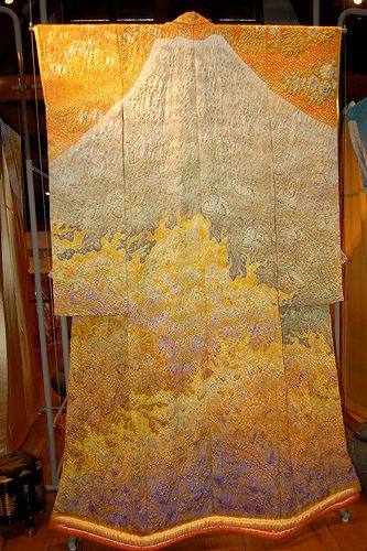 The Landscapes of Itchiku Kubota Itchiku Kubota, Golden Kimono, Kimono Art, Garden Clothing, Embroidery Kimono, Kimono Japan, Kimono Design, Art Exhibit, Kimono Pattern