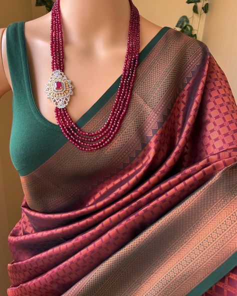 Www.Thejacouture.in > silk sarees > maroon Art silk saree. . Maroon Art silk saree with Golden copper zari design all over saree and Green border. Comes with green blouse piece. Saree height: 48 inches. Saree length: 5.5 meters. Blouse: 80cm . Priced: 1550/- INR Normal wash. . Neckpiece: @golden_leaf_jewels #sareelove #traditional #sareelovers #sareedraping #sareeaddict #onlineshopping #saree #artsilksaree #maroonsaree #thejacouture Golden Saree With Green Blouse, Golden Saree, Maroon Saree, Golden Copper, Green Border, Golden Leaf, Art Silk Sarees, Green Blouse, Blouse Piece