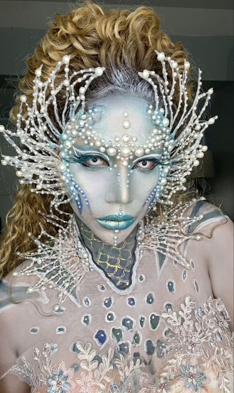 Scales Makeup Mermaid, Mermaid Fx Makeup, Water Goddess Makeup, Sea Goddess Makeup, Mermaid Bodypaint, Fantasy Makeup Goddesses, Merman Makeup, Sea Creature Makeup, Mermaid Fantasy Makeup