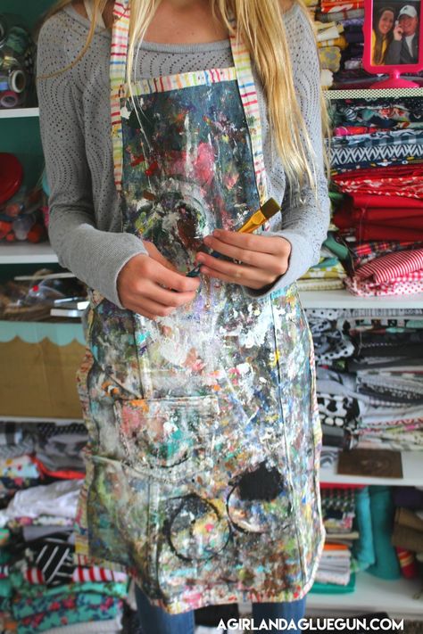 How to make an apron out of a pair of Levis Painted Aprons Diy, Paint Apron, Art Aprons, Make An Apron, Jean Apron, Painting Apron, Artist Apron, Diy Apron, Art Smock