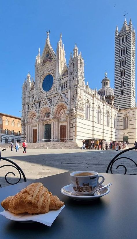 Beautiful Italy - Coffee in Siena, Italy! Siena Cathedral, Italy Vibes, Italy Coffee, Moving To Italy, Firenze Italy, Italy Pictures, Siena Italy, Italy Tours, Italy Photography