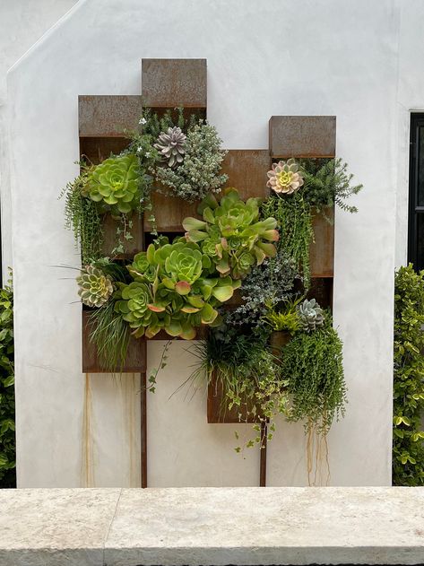 Outdoor wall art ideas