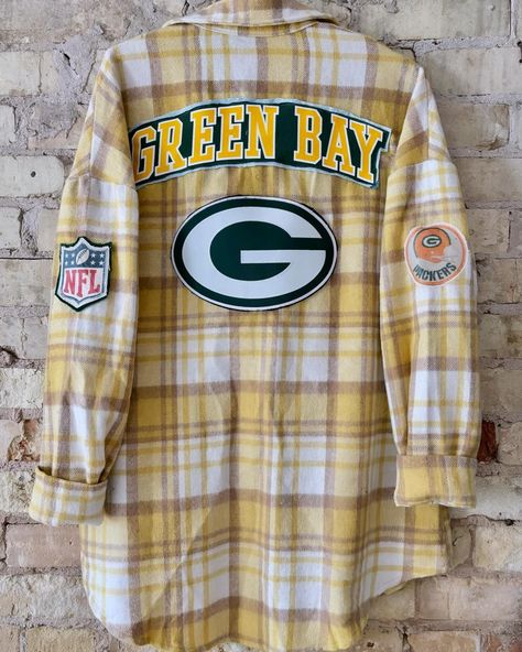 New items online now 💛💛💛 Free shipping over $75 💛 Hand sourced vintage and upcycled flannels, jackets, overalls and t shirts available now 🧀🍻🍂 Get game day ready with Fioré 🥰 Shop the link in bio or DM us! #packers #greenbay #greenbaypackers #hometeam #wisconsinsports #greenbaypackersnation #upcycledfashion #oneofakind #smallbusiness #gopackgo #packersfan Packers Game Day Outfit, Game Day Shirts Diy, Jean Projects, Shirts Diy, Flannel Sweatshirt, Game Day Outfit, Nfl Packers, Upcycle Jeans, Upcycled Clothing