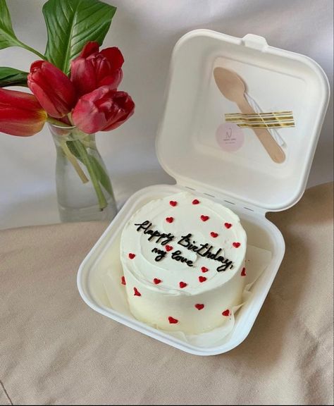 Valentines Bento Cake Ideas, Happy Monthsary Cake, Mini Birthday Cake For Him, Bento Cake Design For Boyfriend, Minimalist Cake Design, Price Signage, Black Birthday Cake, Birthday Cake For Boyfriend, 40th Birthday For Women