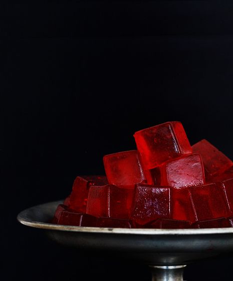 Red Velvet Jello Shots Holiday Jello Shots, Christmas Jello Shots, Jello Pudding Shots, Jelly Shots, Dessert Shots, Pudding Shots, Shot Recipes, Cocktail Desserts, Jello Shots