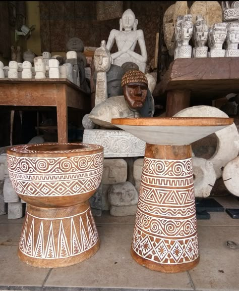 Island Style Decor, Stool And Table, African Lodges, Ethnic Furniture, African Shop, African Pottery, African Interior Design, Patterned Furniture, African Inspired Decor