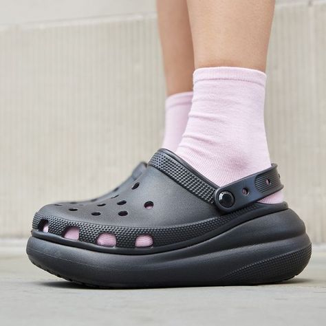 Croc Crush Clog, Classic Crush Clog Outfit, Crocs Crush Clog Outfit, Crocs Crush Clog, Crush Crocs, Crocs Crush, Cool Crocs, Clog Outfit, Platform Crocs