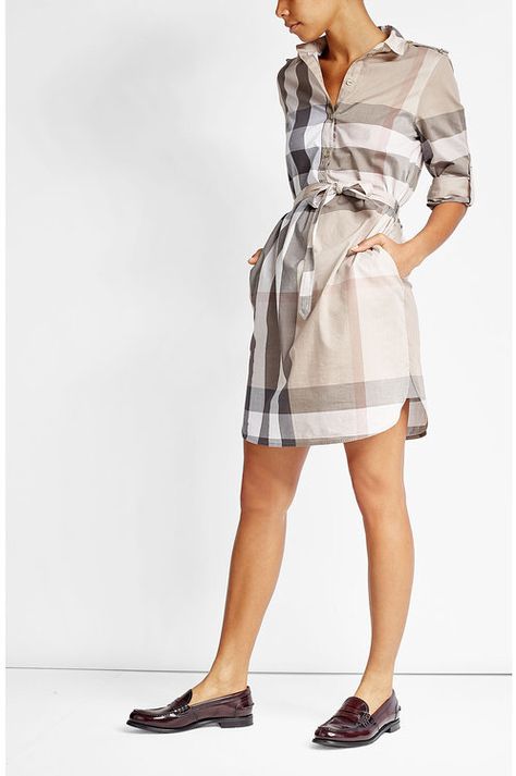 Burberry Printed Cotton Shirt Dress Burberry Dress Women, Burberry Shirt Dress, Shirtdress Outfit, Long White Shirt Dress, Dress Street Style, Burberry Style, Burberry Print, Burberry Dress, Burberry Shirt