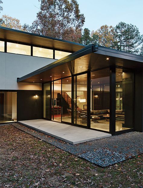 Minimally designed home with a warm aesthetic in North Carolina Beach House Getaway, Clerestory Windows, North Carolina Homes, Glass Walls, Beautiful Rooms, Floor To Ceiling, Modern House Plan, Stil Inspiration, Forest House