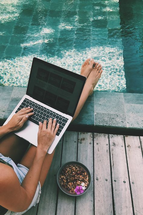 Find a remote job and work remotely! Working From Anywhere Aesthetic, Work From Anywhere Images, Work Remote Aesthetic, Remote Worker Aesthetic, Working Outside Aesthetic, Work From Home Job Aesthetic, Remote Job Vision Board, Work From Home Mom Aesthetic, Remote Jobs Aesthetic