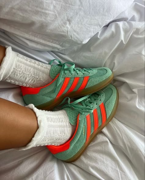 Samba Adidas, Gazelle Adidas, Sneaker Shop, Shoes Fall, Orange Outfit, Sneakers Adidas, Hype Shoes, Shoe Inspo, Swag Shoes