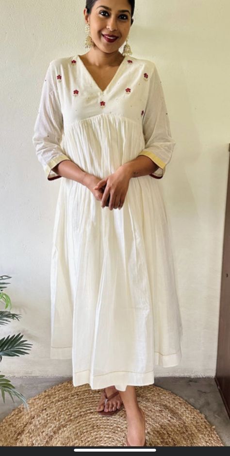 Cotton Maternity Dress Pattern, Linen Dress Design Pakistani, Onam Kurta Outfits Ideas, Onam Outfits Ideas 2024, Churidhar Models Latest, Onam Collections, Onam Outfits Ideas, Nyra Cut, Maternity Dress Pattern