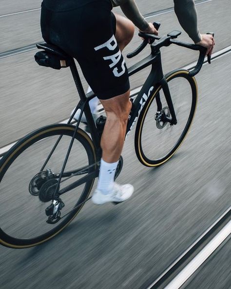 Road Bike Cycling Aesthetic, Road Cycling Aesthetic, Road Bike Aesthetic, Cyclist Aesthetic, Triathlon Aesthetic, Race Bike Cycling, Cyclist Photography, Cycle Aesthetic, Cycling Aesthetic