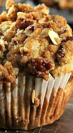 Moist Banana Nut Muffins, Pecan Crunch, Muffins Blueberry, Banana Nut Muffins, Muffin Tin Recipes, Banana Nut, Banana Recipes, Banana Muffins, Breakfast Treats