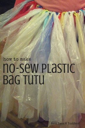 Make something that will entertain your kids without any money spent - plastic bag tutu! Easy craft and no sewing required! Recycled Fashion For Kids, Recycled Clothes Diy, Trash Bag Dress, Recycled Costumes, Plastic Bag Crafts, Trash Fashion, Recycled Outfits, Costume Carnaval, How To Make Tutu