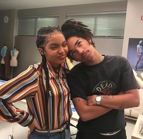 Definitely exploring and kutesaaa wat you doo...💯💯💯😋 Zoey Grownish, Luca Grown Ish, Lucas Sabbat, Grownish Zoey, Luca Sabbat, Couple Flicks, Manifesting Positivity, Zoey Johnson, Luka Sabbat