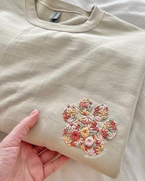 Embroidery Dog Paw, Cat Paw Embroidery, Paw Embroidery, Paw Print Embroidery, 2024 Manifestations, Embroidery Dog, Embroidery T Shirt, Basic Embroidery Stitches, Handmade Embroidery Designs