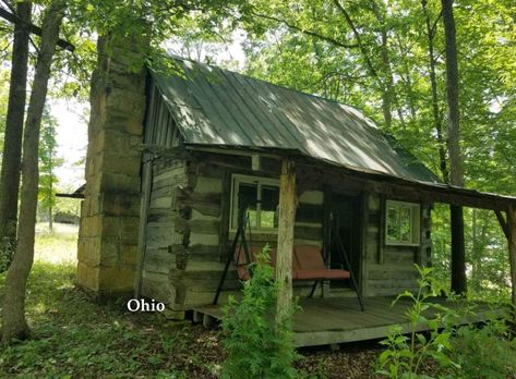 c.1830 Log Cabin For Sale By Owner To Be Moved - Ohio Under $11K Old Log Cabins In The Woods, Log Homes For Sale, Old Log Cabin, Log Cabins For Sale, Old Cabins, Little Cabin In The Woods, Log Cabin Ideas, Log Cabin Rustic, Small Log Cabin