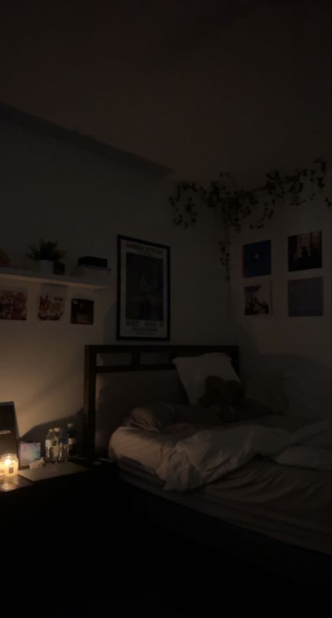 Dark Aesthetic Room, Room Aesthetic Dark, Eggs And Soldiers, Nice Rooms, Cozy Bedrooms, Room Dark, Music Studio Room, Cosy Room, Pretty Pics