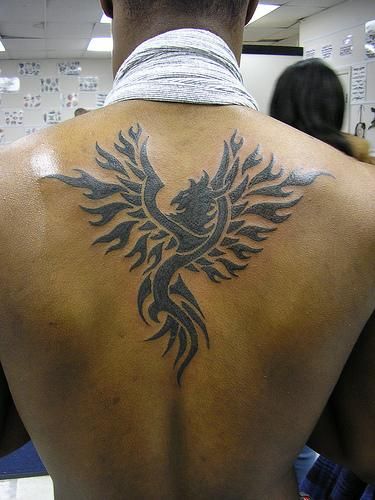 Phoenix Tattoo....hot, hot, hot!!! Phoenix Tattoo For Men, Phoenix Bird Tattoos, Cool Back Tattoos, Phönix Tattoo, Tatuagem Masculina Pequena, Bauch Tattoos, Spine Tattoos For Women, Back Tattoos For Guys, Hand Tattoos For Women