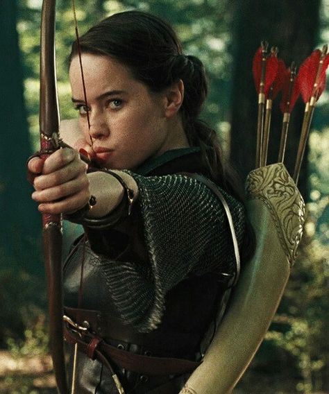 Susan Pevensie never liked her in the book or the movie but she has some amazing skills! Cair Paravel, Narnia Movies, Susan Pevensie, Peter Pevensie, Lucy Pevensie, Anna Popplewell, Narnia 3, Prince Caspian, Animale Rare