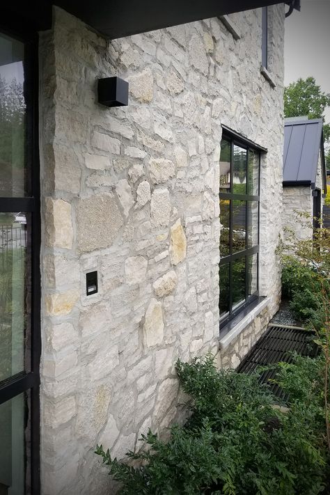 Over Mortar Stone, River Stone House Exterior, Stone Wall House Exterior, Diy Stone Veneer Exterior, Natural Stone Veneer Exterior, Over Grouted Stone Exterior, Whitewash Stone Exterior, Lime Wash Stone Exterior, Limewash Stone Exterior