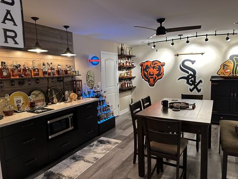 Garage Bar Ideas, Bar Design Ideas, Basement Bar Design, Basement Makeover, Garage Bar, Bar Room, Basement Bar, Bar Ideas, Sports Bar