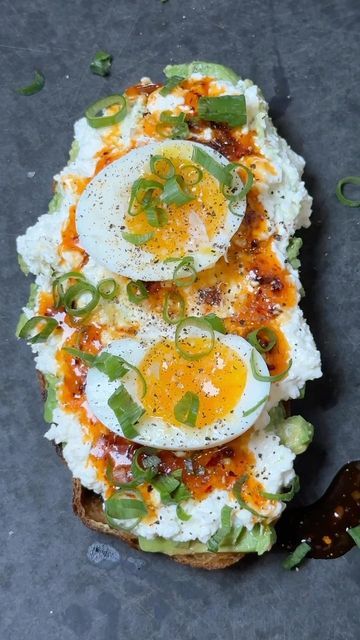 Avocado Toast High Protein, Jammy Egg Toast, Avocado Toast Cottage Cheese, Cottage Cheese Egg Toast, High Protein Avocado Toast, Cottage Cheese Avocado Toast, High Protein Toast, Avocado Cottage Cheese, Fiber Meals