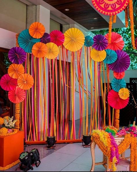 Example of how to hang the circles on our backdrop em 2022 | Decoracao festa junina simples, Diy decoração festa junina, Ornamentação festa junina Mehendi Decor Ideas, Mexican Party Decorations, Mexican Party Theme, Mehndi Decor, Wedding Crafts Diy, Bedroom Crafts, Diy Home Decor Bedroom, Diy Home Decor On A Budget, Diy Home Decor Easy