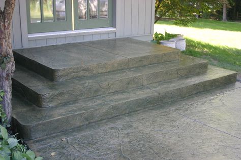 Porch Steps With Landing, Porch Steps With Railing, Steps With Railing, Front Yard Walkway Ideas, Cement Stairs, Concrete Front Steps, Cement Steps, Concrete Front Porch, Entry Steps