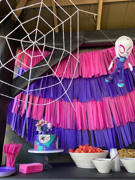 Spider Gwen Party Decorations, Spider Gwen Birthday Party Ideas, Spidey Girls Party, Ghost Spider Birthday Party Decorations, Gwen Stacy Birthday Party, Ghost Spidey Birthday Party Ideas, Girls Spiderman Birthday Party, Spider Girl Birthday Party, Spider Gwen Birthday Party