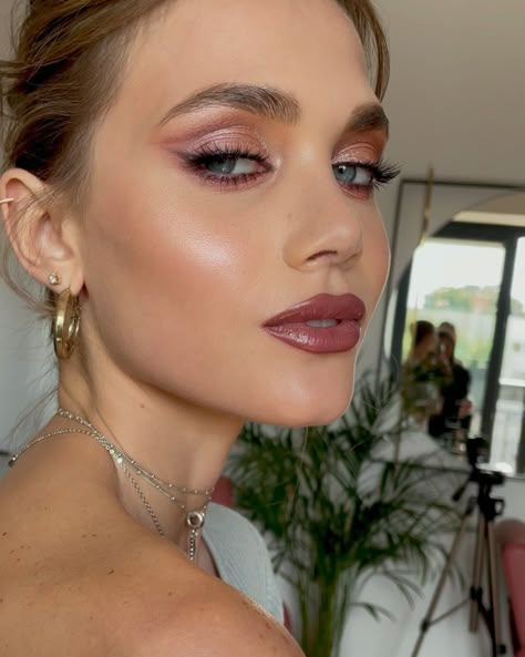 Brides 2023, Pink Dress Makeup, Shiny Makeup, Bridal Makeup Tips, Wedding Guest Makeup, Glam Wedding Makeup, Rose Makeup, Event Makeup, Braut Make-up