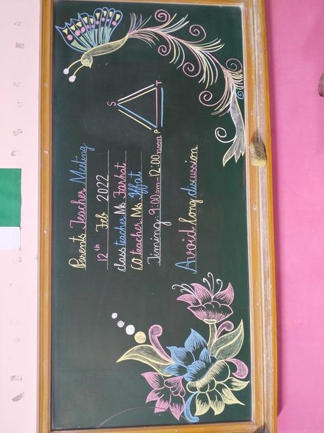 Board Work For School With Chalk, Board Writing Ideas Chalk, Class Black Board Decoration Ideas, Teacher Dairy Decorations Ideas, Ptm Board Decoration Ideas School Chalk, Green Board Decoration Ideas For School, Black Chart Paper Decoration Ideas, Ptm Blackboard Decoration Ideas, Black Board Design Chalkboards