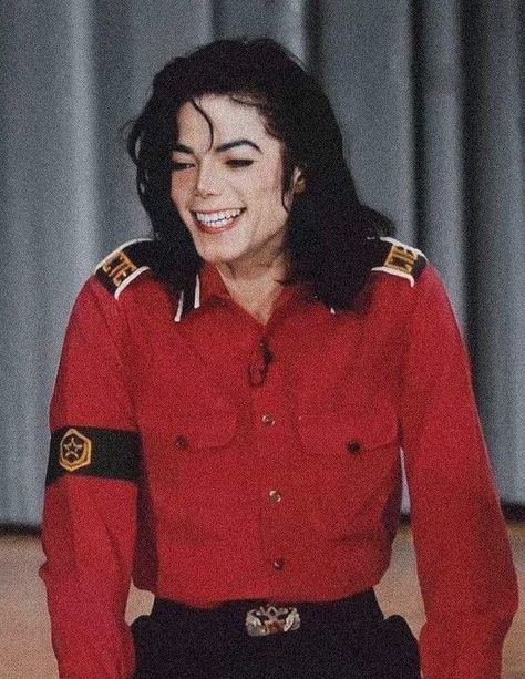 Aesthetic Culture, Michael Jackson Photoshoot, Michael Jackson Hot, Hee Man, Michael Jackson Art, Michael Jackson Smile, Michael Jackson Bad, Michael Jackson Pics, Red Icons:)