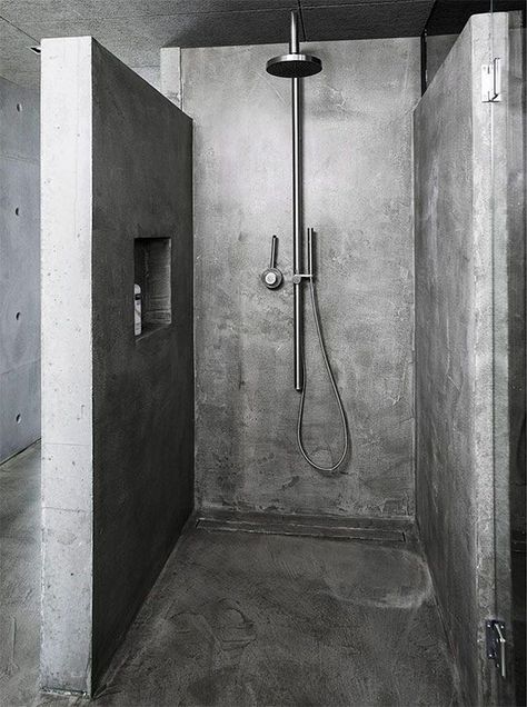 Concrete Shower Ideas, Concrete Showers, Concrete Shower Walls, Concrete Bathroom Ideas, Concrete Bathroom Design, Brutalist Interior, Industrial Bathroom Design, Concrete Shower, Bilik Air