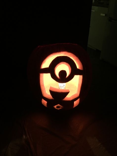 Minion Jack O Lantern, Minion Jack O Lantern Ideas, Halloween Carved Pumpkins Ideas, Pumpkin Carving Ideas Minion, Pumpkin Carving Minion, Spongebob Pumpkin, Autumnal Crafts, Minion Pumpkins, Minion Pumpkin Carving