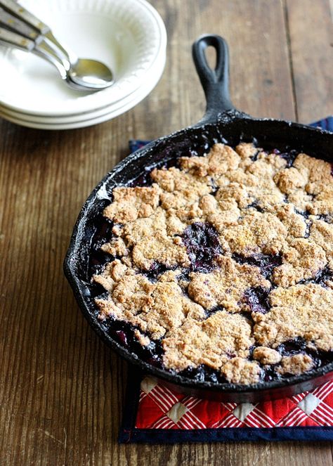 Skillet Blueberry Cobbler, Blueberry Cobbler Cast Iron Skillet, Cast Iron Blueberry Cobbler, Micro Cake, Blueberry Skillet, Iron Meals, Skillet Cobbler, Easy Blueberry Cobbler, Skillet Cookies