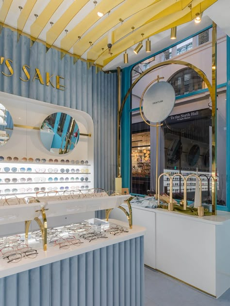 Follow @accidentallywesanderson? This Covent Garden shop is more @intentionallywesanderson - News - Frameweb Eyewear Store Design, Glass Store, 카페 인테리어 디자인, Boutique Interior, Store Design Interior, Retail Interior, Store Interior, Garden Shop, Covent Garden