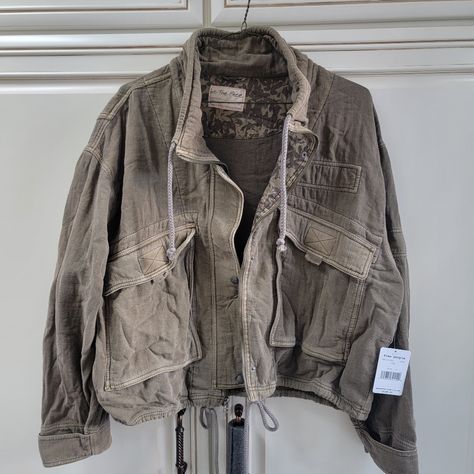 Utility Jacket. Has Big Pockets. Slightly Cropped. Cropped Military Jacket, Army Coat, Unusual Clothes, Fluffy Jacket, Army Green Jacket, Big Pockets, Army Jacket, Twill Jacket, Free People Jacket