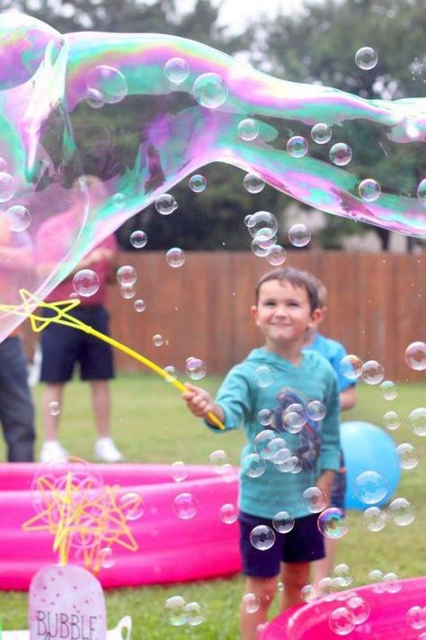 Activity Party—This one would also be a great idea for kids. You can give each guest a hula hoop or jump rope so your guests can burn off steam at your party. See more party ideas and share yours at CatchMyParty.com #catchmyparty #partyideas Birthday Popsicles, Bubble Station, Playing With Bubbles, Bubble Mixture, Popsicle Party, Activities For Boys, Birthday Party Activities, Fun Birthday Party, Bubble Wands