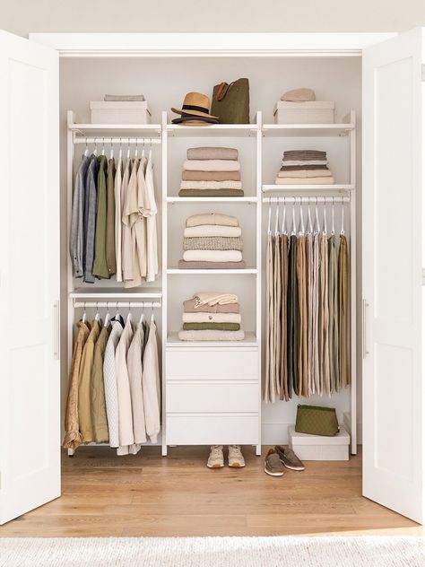 Well Organized Closet, Open Wodrob Design, Shelves Inside Closet, Bedroom Wardrobe Organization, Organised Wardrobe Aesthetic, Open Cabinet Bedroom, Wall Closet Organization Ideas, Open Closet Ideas Bedroom, Wall Closet Ideas Bedroom