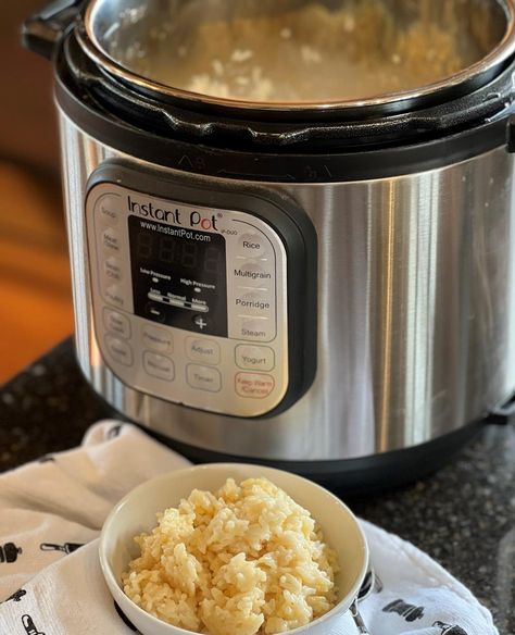 Cheesy Instant Pot Rice Creamy Rice Instant Pot, Instant Pot Rice Dishes, Parmesan Rice Instant Pot, Instant Pot Cheesy Rice, Instant Pot Rice Recipes, Cheesy Rice Recipes, Rice Instant Pot, Instant Pot Rice, White Rice Recipes