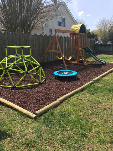 Backyard Inspiration Kids, Diy Outdoor Playscape, Diy Playground Backyard Play Spaces, Backyard Inspo For Kids, Play Set Backyard, Outdoor Kid Play Areas, Kids Area In Garden, Play Areas For Kids Outdoor, Small Play Area Outdoors