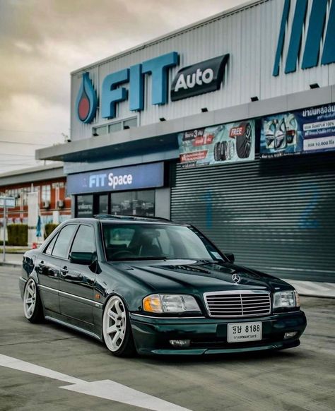 C43 Amg, Mercedes W124, Mercedes Car, Wheel Of Life, Japanese Cars, Sport Cars, Cadillac, Hot Rods, New Cars