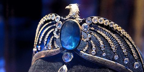 Rowena Ravenclaw Diadem, Hogwarts Founders, Ravenclaw Pride, Noble Collection, Ravenclaw Aesthetic, Ravenclaw House, Images Harry Potter, Harry Potter Houses, Hogwarts Aesthetic