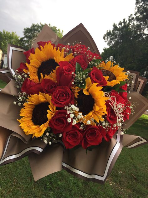 Sunflower Roses Daisy Bouquet, Mix Roses Bouquet, Sunflower And Rose Bouquet Valentines, Red Roses Sunflowers Bouquet, Bouquet With Sunflowers And Roses, Red And White Roses With Sunflowers, Bouquets Of Sunflowers, Roses And Sunflowers Bouquet Gift, Sunflowers And Red Roses Bouquet