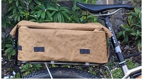 Free Rack Top Bag Sewing Guide – MYOG Tutorials.com Bike Bag Sewing Pattern, Bike Bag Pattern, Bike Frame Bag, Backpack Sewing, Sewing Guide, Bike Bags, Bicycle Tools, Bike Panniers, Bike Ideas